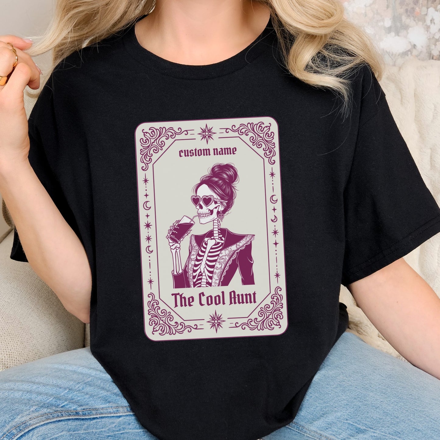 The Cool Aunt - Funny T-Shirt for Sister and Best Friend