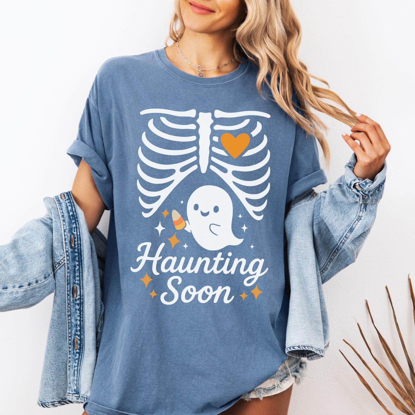Haunting Soon Halloween Pregnancy Reveal T-Shirt